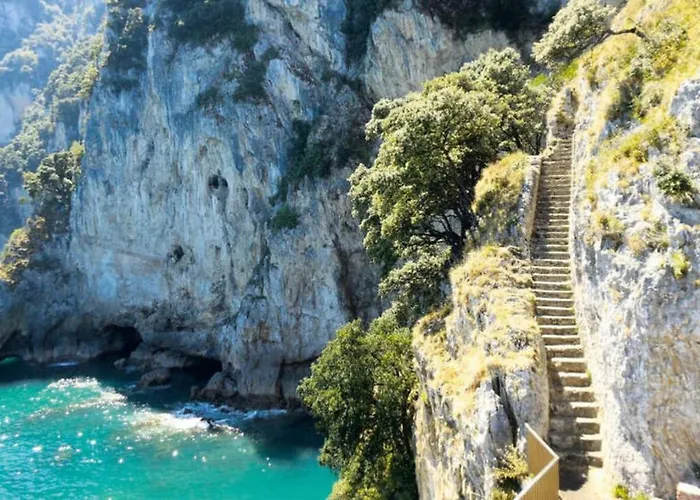 Abad Paterno - 3008 *